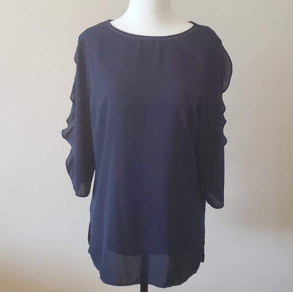 Camber & Grace Ruffled 3/4 Sleeve Tunic Blouse
